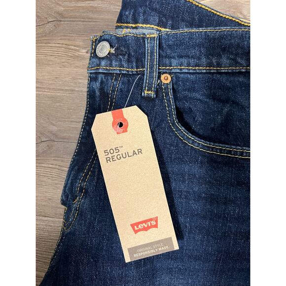 NWT Levi’s 505 Men’s Straight Leg Jean Size 34 x 32 - Picture 3 of 7